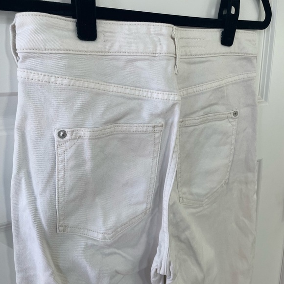 Pilcro Off-White high rise, wide leg jeans, distressed knees, size 27 - Picture 5 of 10